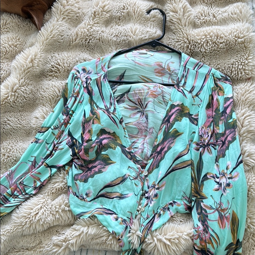 O'Neill Green Ruffled Tie Front Blouse